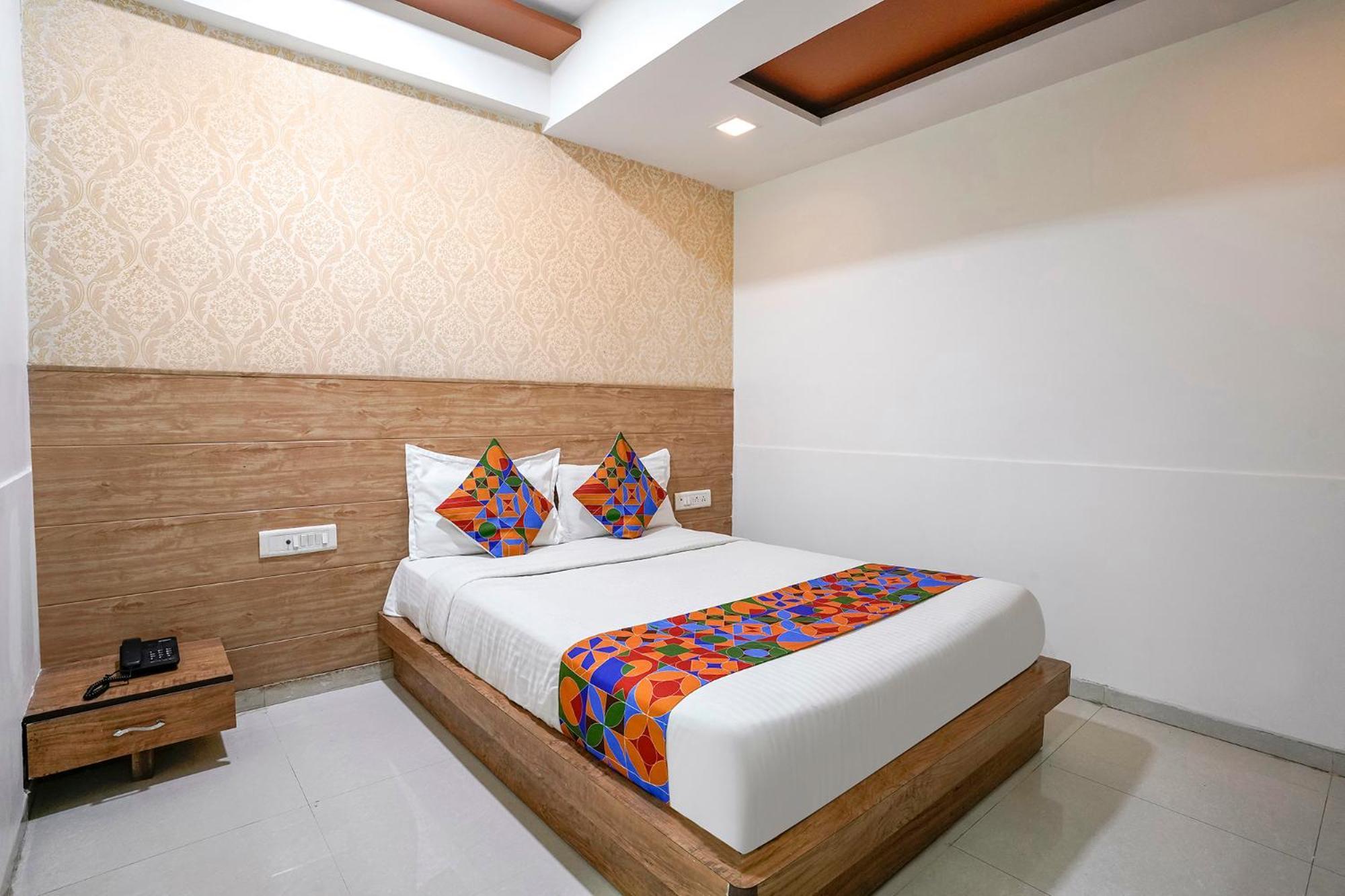 Fabhotel Galaxy I อาเมดาบัด ภายนอก รูปภาพ